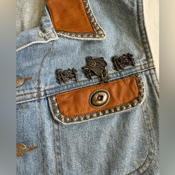 Vintage Streets Ahead Denim Jean Leather Vest Size M 100% Cotton Western Pins - Picture 3 of 15